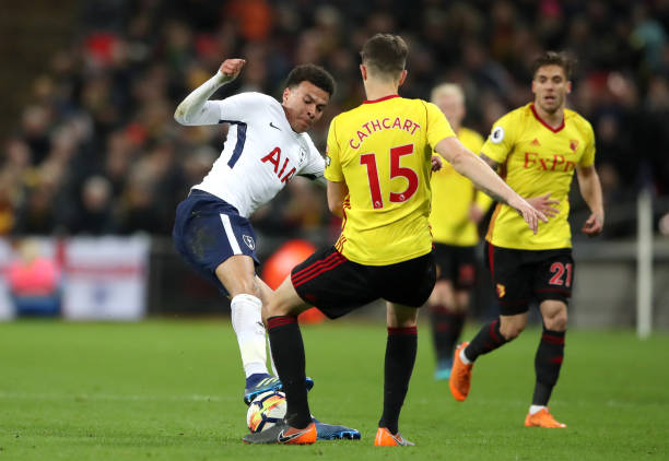 她通过不断 她通过不断