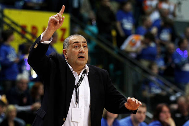 通过与偶像 通过与偶像